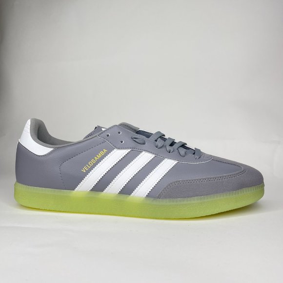 Athletic_Shoes